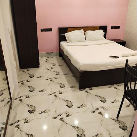Hotel Ucs Καλκούτα Εξωτερικό φωτογραφία