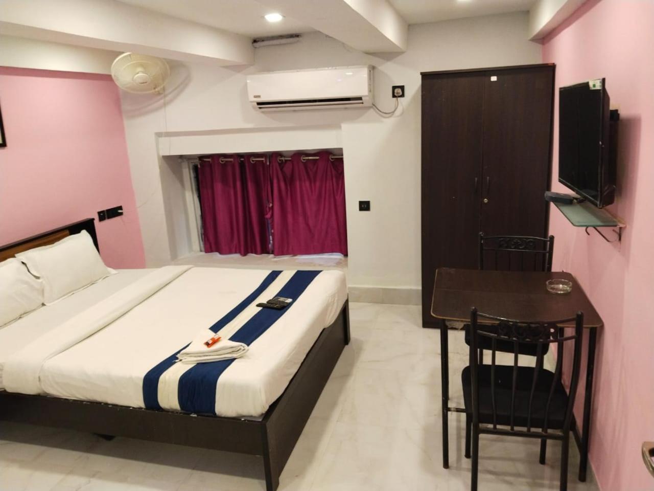 Hotel Ucs Καλκούτα Εξωτερικό φωτογραφία